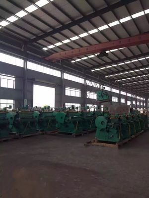 2800 kg 高性能安全性紙箱加工用切削機